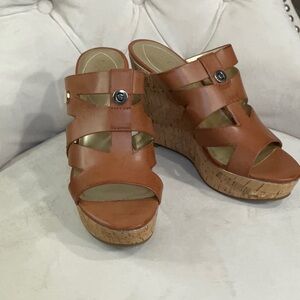 Brown leather Guess heel / sandals size 6.5